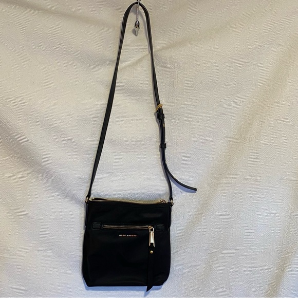 Marc jacobs small nylon black crossbody bag. - Picture 2 of 13